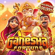 Người chơi đang phân tích chiến lược trên màn hình máy tính với slot game