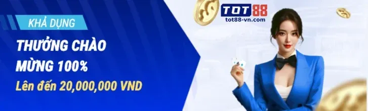 Tay vợt đang giao bóng trên sân tennis với logo kkwwin đăng ký